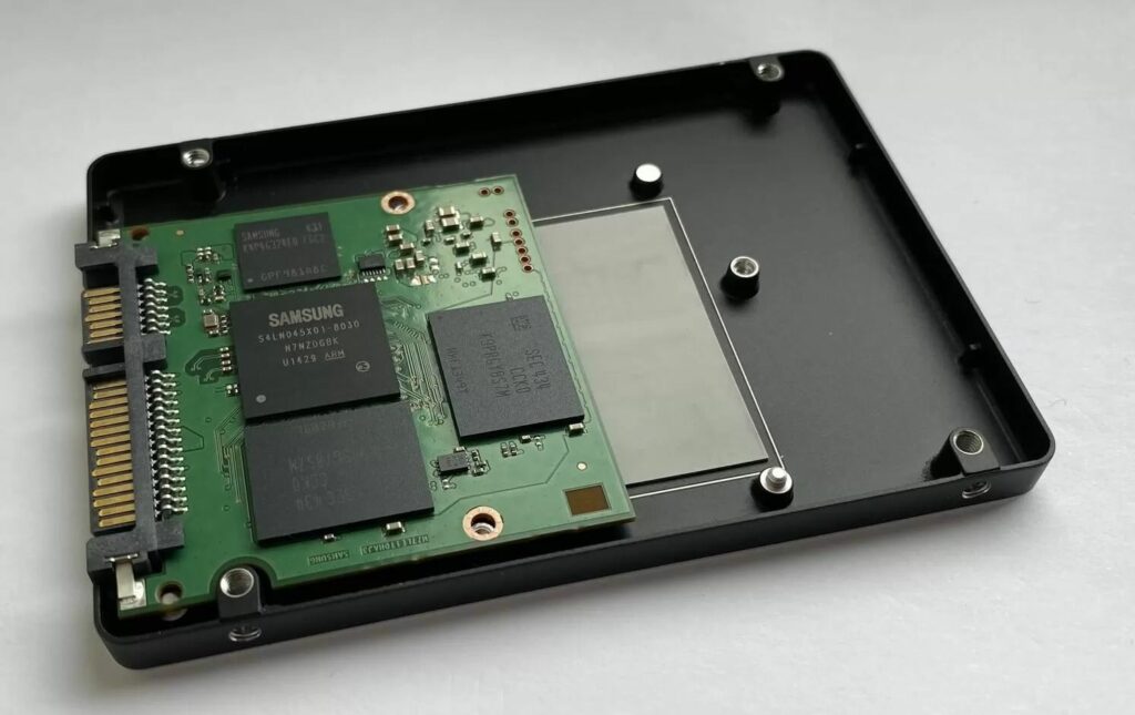 بدنه حافظه SSD